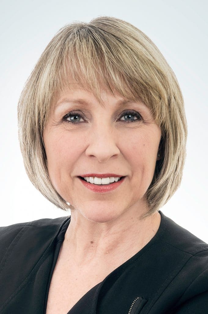 Carole Charrette Adjointe administrative 681x1024 - Carole Charette