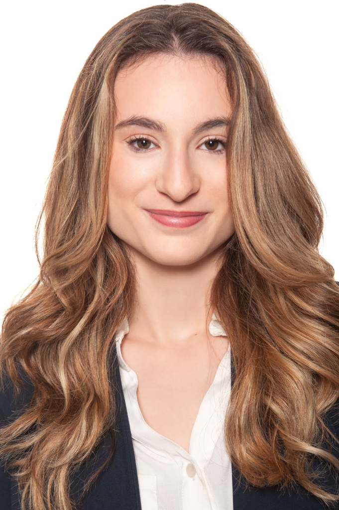 Andreanne Gagnon Photo rapprochee Internet  681x1024 - Andréanne Gagnon
