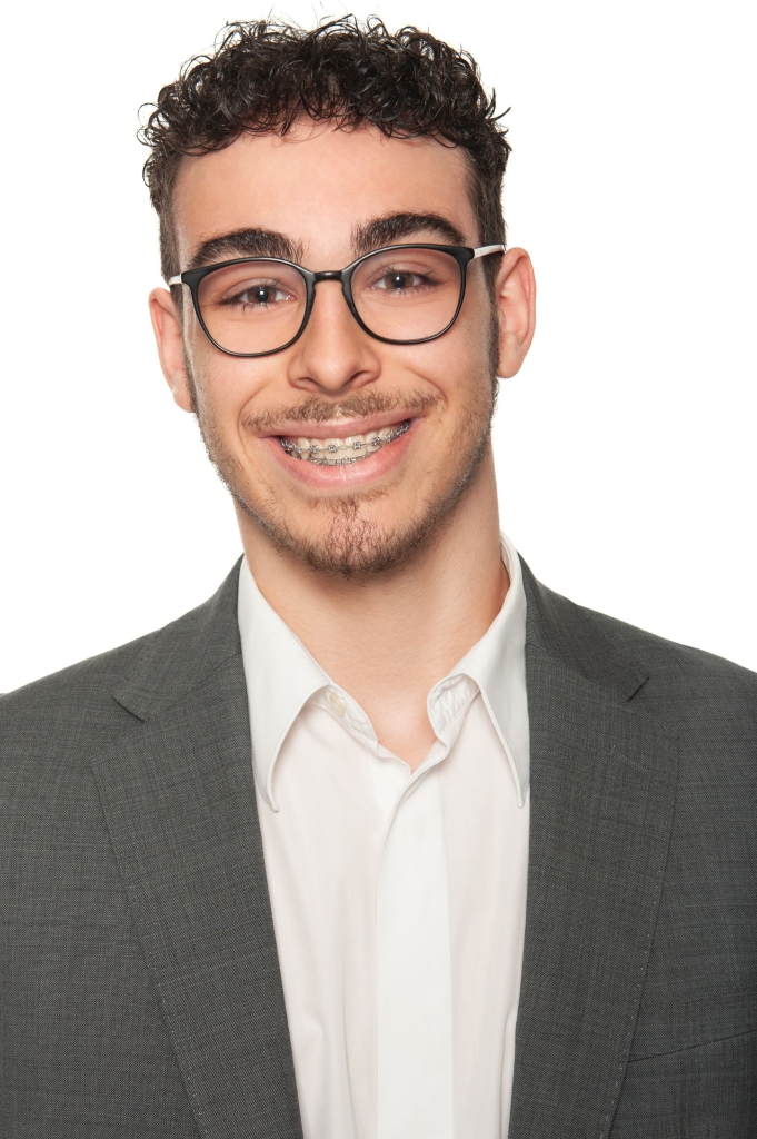 Charles Ledoux Pose rapprochee Internet 681x1024 - Charles Ledoux