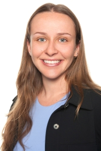 Justine Talbot Pose rapprochee Internet 200x300 - Justine Talbot
